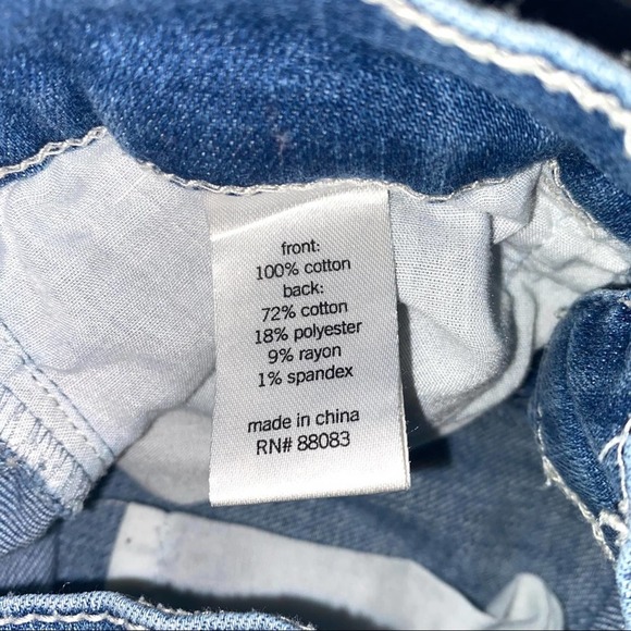 SO High Rise Mom Jeans Stretch Raw Hem Stretch In Butt Area Juniors Size 1 ~ - Picture 3 of 5